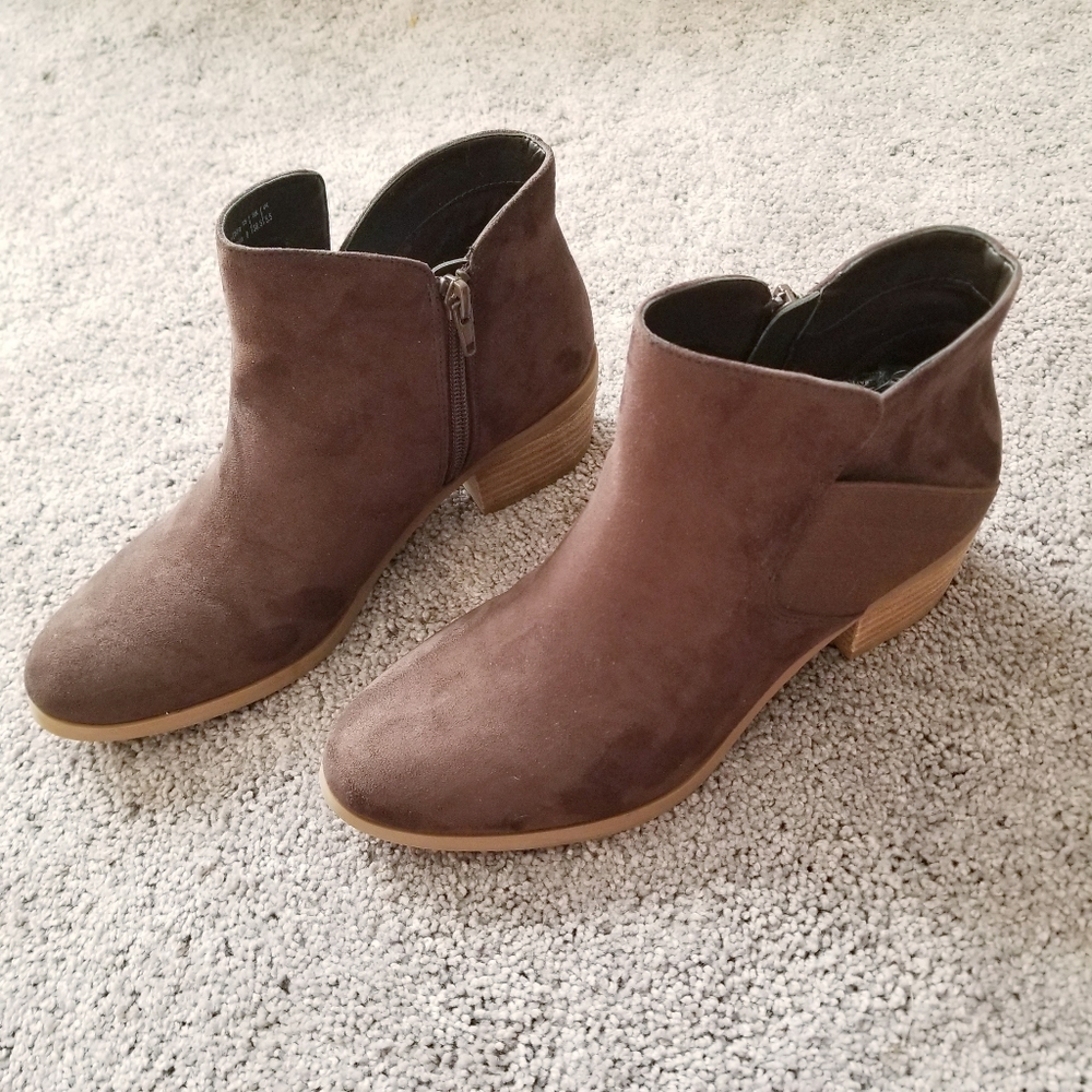 Market & Spruce Brown Booties